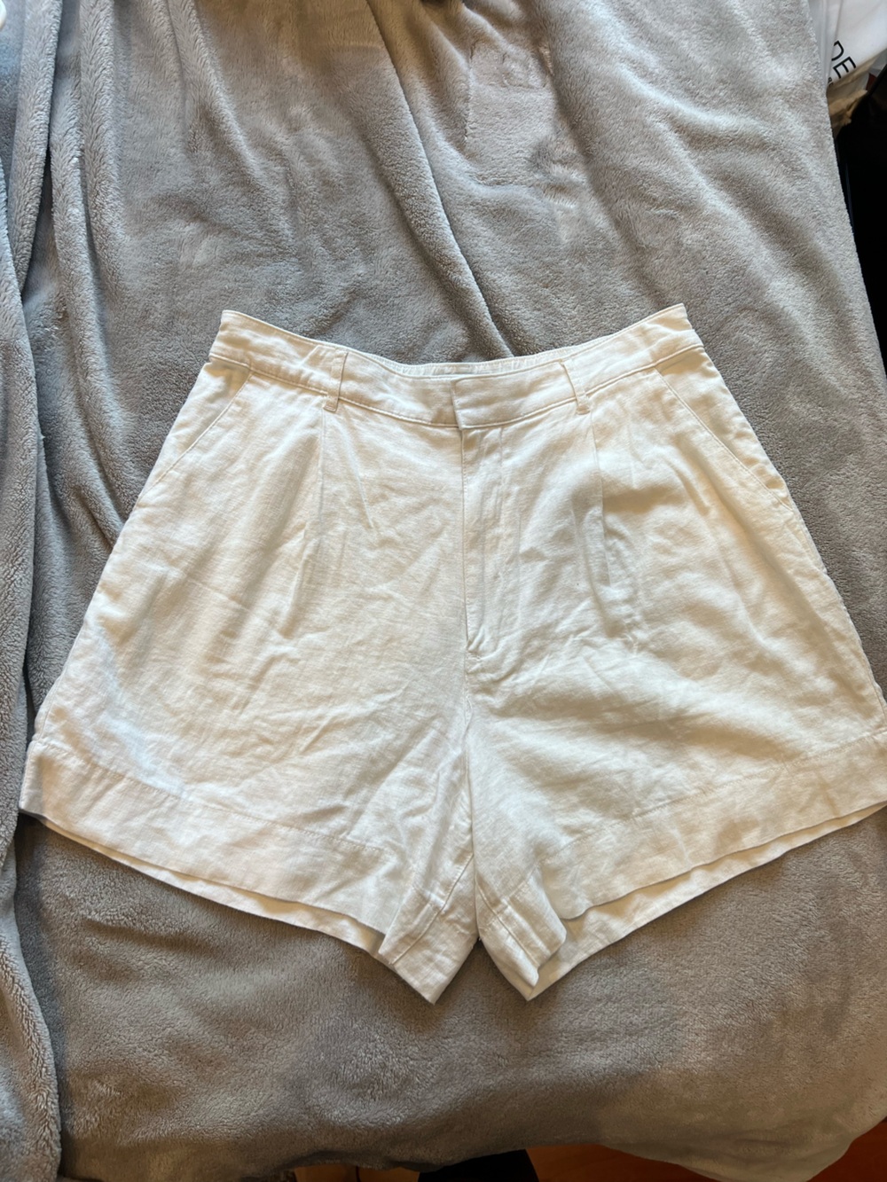 Abercrombie & Fitch High-Waist Linen White Women’s Shorts